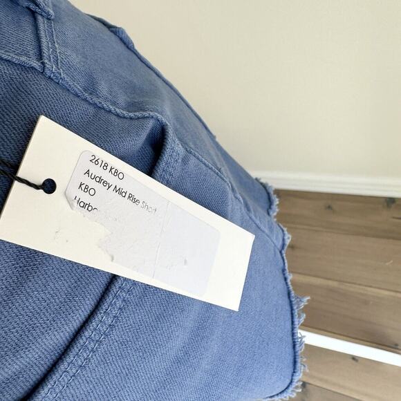 L’AGENCE Audrey Jean Shorts Mid Rise Cut Off Blue Stretch Denim US 25 NWT - Picture 10 of 11